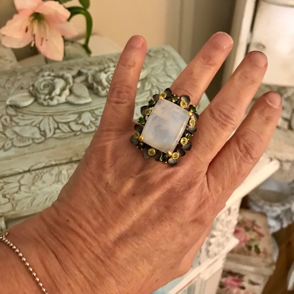 Natural moonstone statement ring - Picture 2 of 8